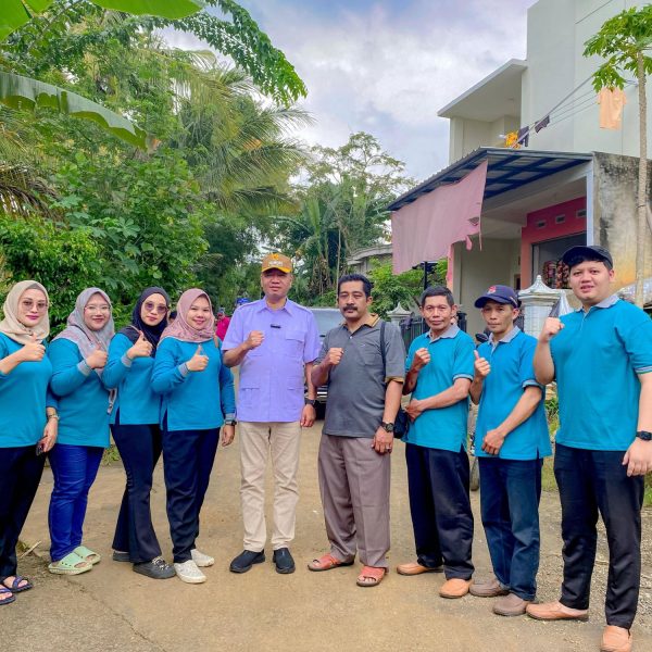 KUNJUNGAN BUPATI TULUNGAGUNG KE DESA TUGU